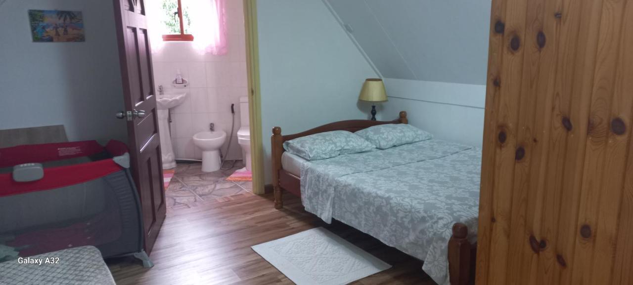 Loversnest Self Catering Anse aux Pins Exteriör bild