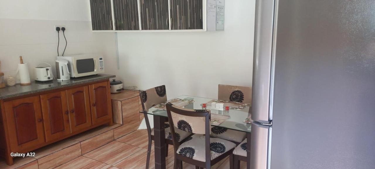 Loversnest Self Catering Anse aux Pins Exteriör bild